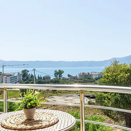Radhima 11 - Standart Double With Sea View * Vlorë